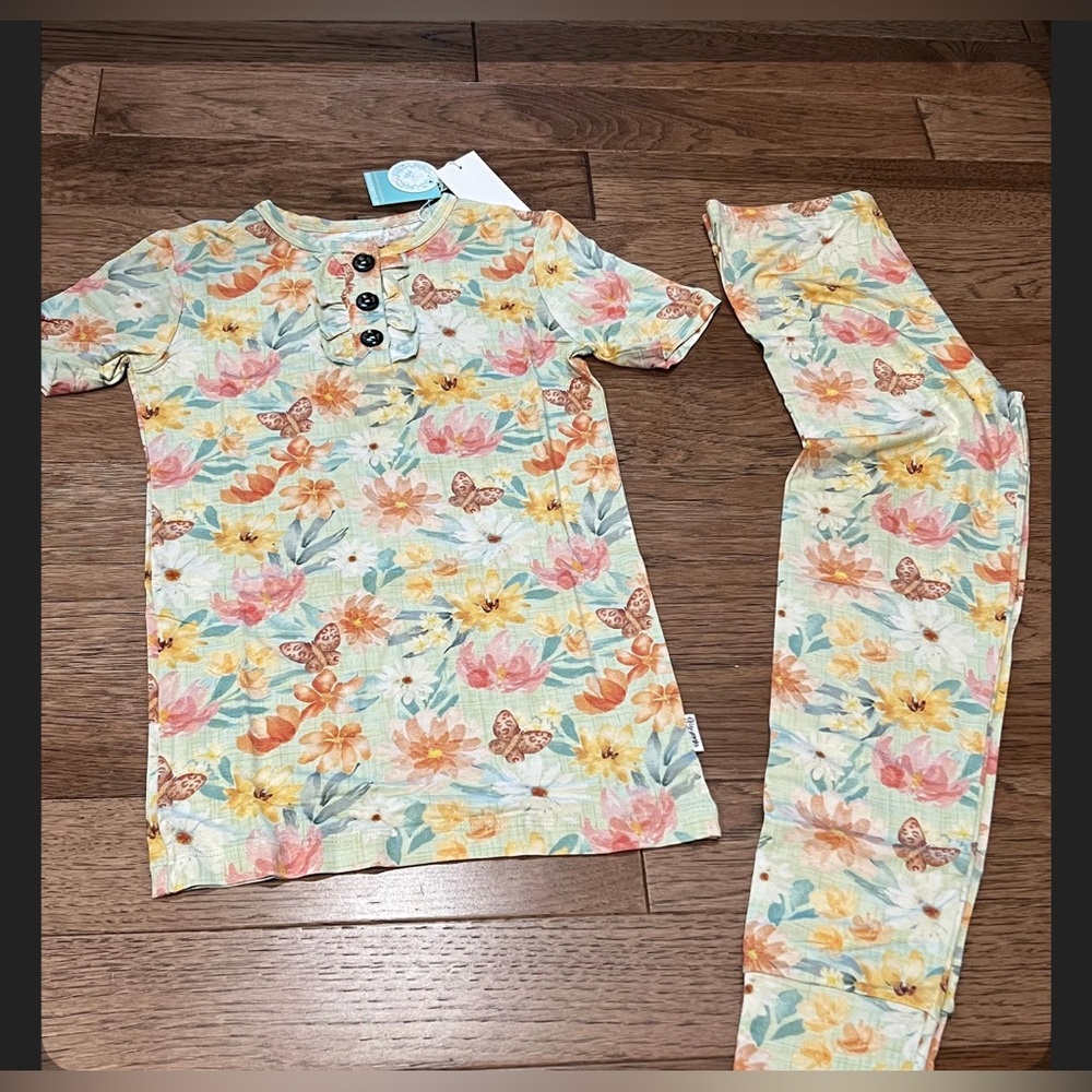 NWT Gigi & Max Bamboo Short Sleeve & Pants Girls Size 8